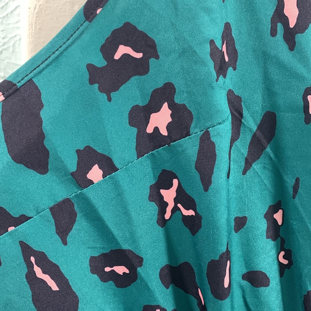SHEIN Pink Cheetah Print Dress*missing belt* - Picture 10 of 15